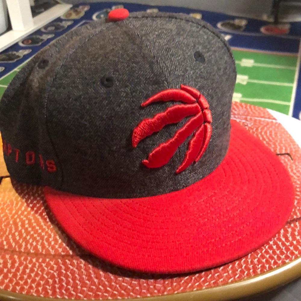 Toronto Raptors NBA Basketball SnapBack Hat Cap